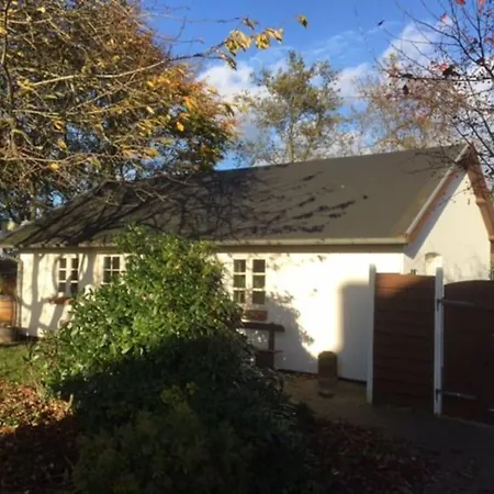 Idyllisk Anneks, Hvor Lejer Har Eget Hus. * Vejle